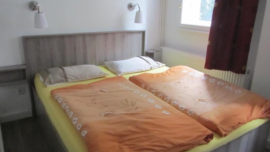 Judy And Sandor Apartmen Budapest Exteriör bild